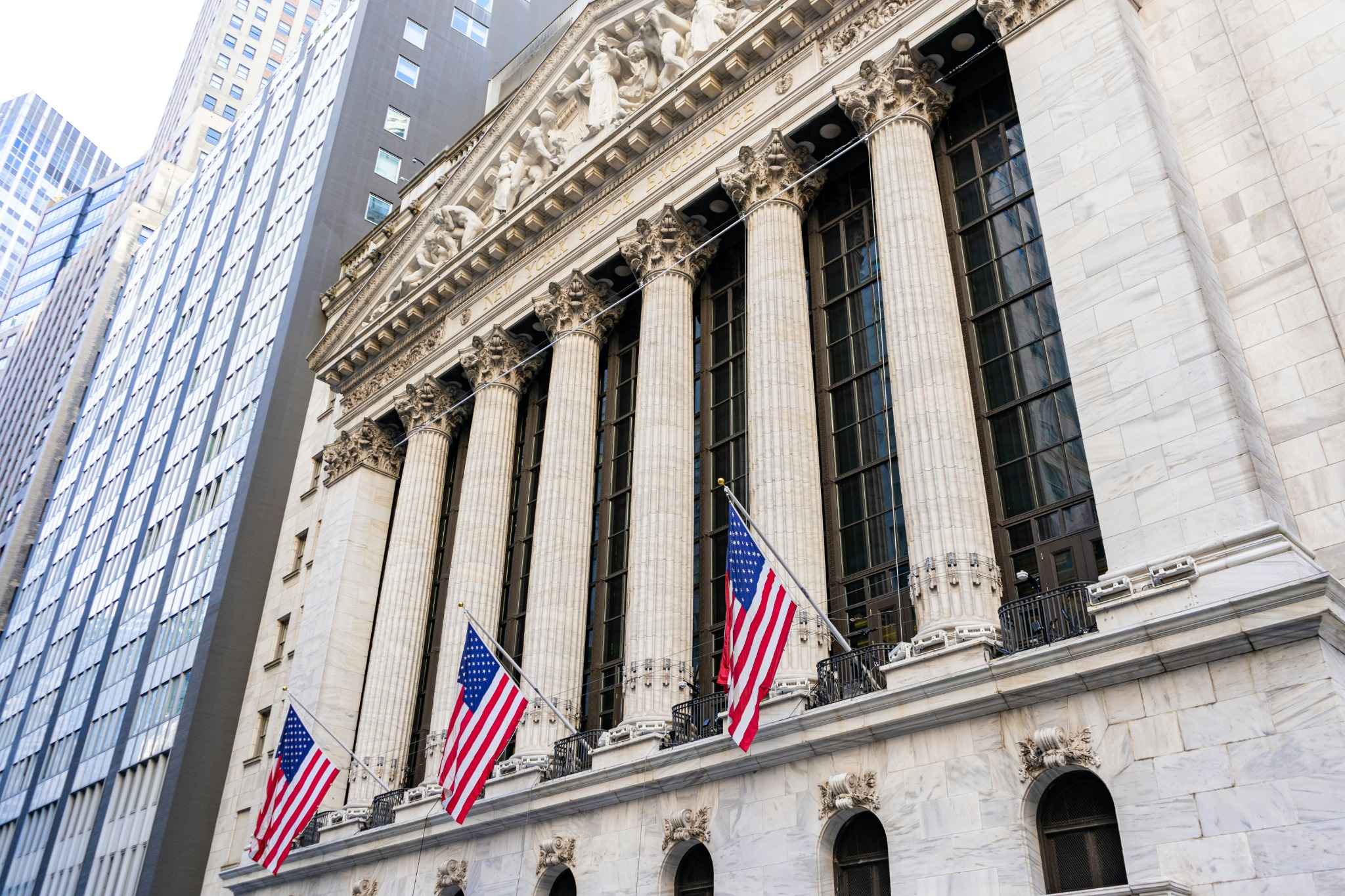 ETF Guide on Regolith: How to Build a Balanced Portfolio with Leading Funds
